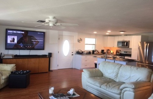 Sarasota House | Relaxing open plan living