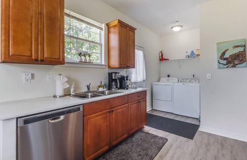 Long Beach House | RELAXING & QUIET! Walk to Beach, Fenced in Yard, Updated, Clean, Pet Friendly
