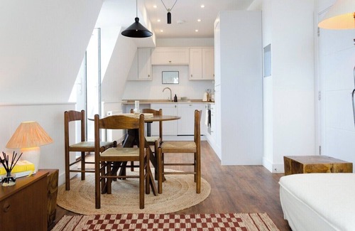 Margate Condo | Relaxing Retreat with Terrace & Sea Views - Sleeps 4