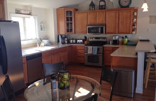 Livingston House | Relaxing Retreat, Hot Tub - Public Side