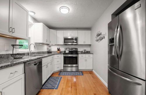 Centerville House | Relaxing Retreat just Minutes to Beach