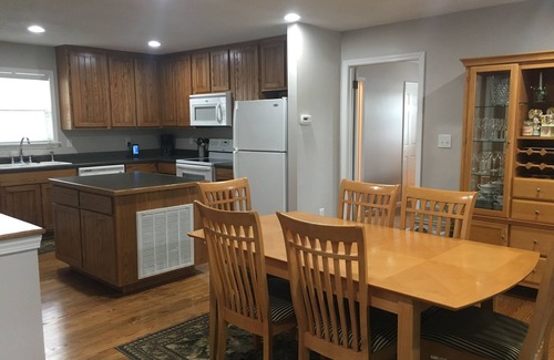 Jones Mills House | Relaxing Retreat on Lake Catherine in Hot Springs! Private Dock! Golf!