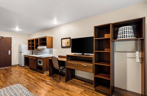 Dupont House | Relaxing Retreat: Unit with Full Kitchen, Dedicated Work Area | Free Parking