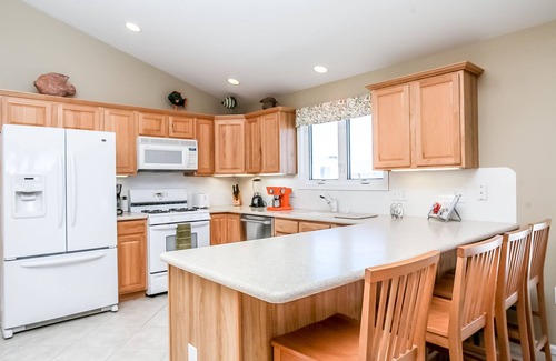 Sea Isle City House | Relaxing Sea Isle City Shore House: Bay Views, Sunsets, Sand, and Surf