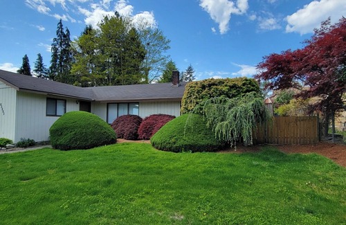 SeaTac House | Relaxing SeaTac Retreat: Easy Airport Access & Seattle Adventures