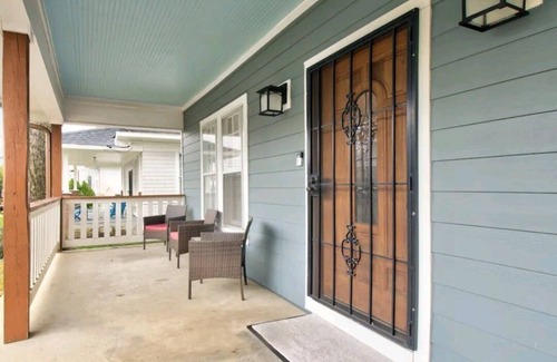 Highland Park House | *Relaxing Southern Comfort Retreat*- 5mins from Downtown