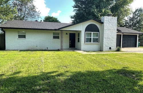 Bentonville - Fayetteville House | Relaxing, Spacious, Quiet, Ranch-style Getaway