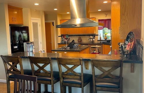Stockton House | Relaxing, spacious, secluded house on the Calaveras River with private dock!