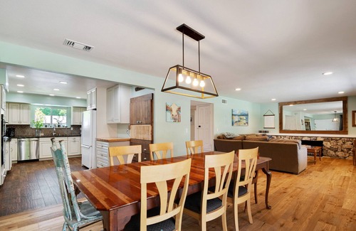 Thousand Oaks House | Relaxing Spacious Family Home in Thousand Oaks