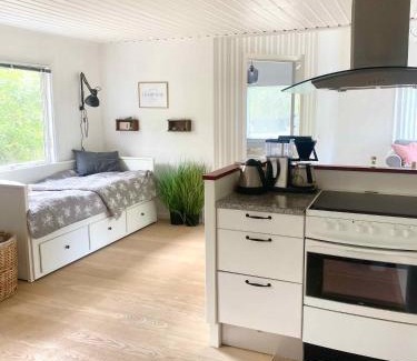 Kramnitse House | Relaxing Stay By The Beach & Nature