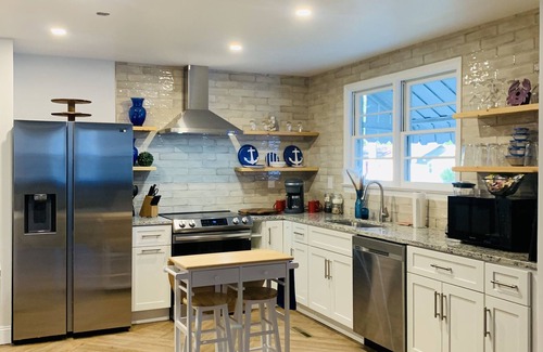 Rock Hall House | RELAXING, SWIMMING, WALKING, KAYAKING, HIKING, FISHING & DINING