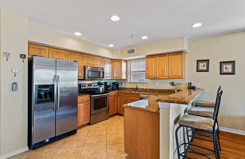Indian Rocks Beach Condo | Relaxing Top Floor/Corner Beachside Condo w/Pool & Spa - Perfect Vacation Spot