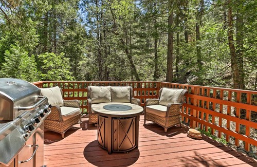 Twin Peaks House | Relaxing Twin Peaks Retreat with Deck and Grill!