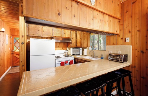 Lake Arrowhead Cabin | Relaxing Cozy Cabin- Lake Arrowhead