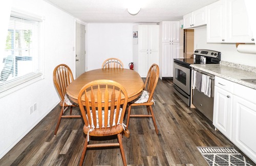 Signal Cove House | RELAXING WATERFRONT CANAL HOME. PET FRIENDLY!