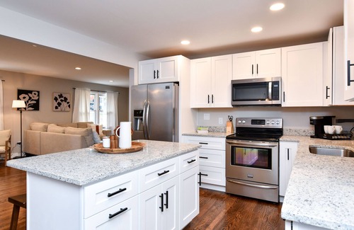 Greenville - Spartanburg House | Relaxing White House, Cozy Back Porch, 15 minutes to Downtown