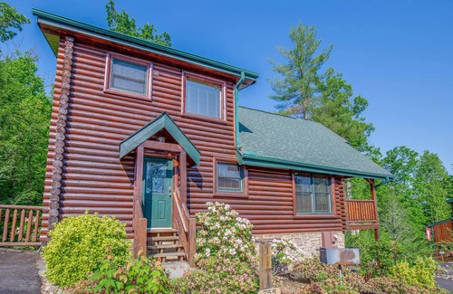 Hemlock Hills Cabin | Relaxing Wooded Views with a Hot Tub and Pool Table for Ultimate Comfort