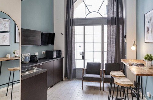 Tricolore Apartment | Relstay | San Babila | Studio