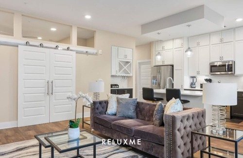 Fourth Ward Apartment | Reluxme|Uptown 2BR w/Hot Tub, Gym, Pools & Views