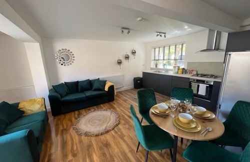 Cambridge House | Remarkable 3-Bed House in Cambridge