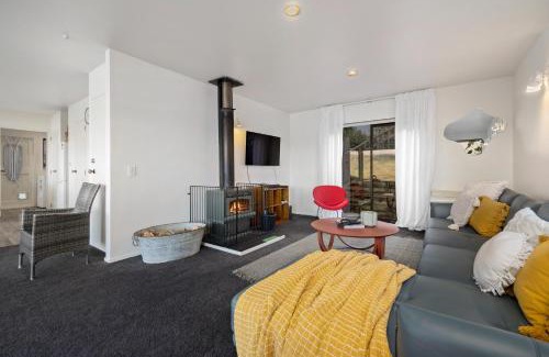 Fernhill House | Remarkable Alpine Holiday Home