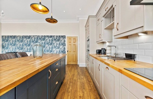 Worthing Apartment | Remarkable Penthouse - Sea Views