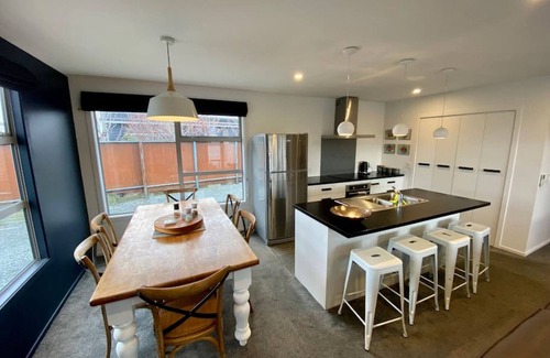 Twizel House | Remarkable Rhoboro Retreat