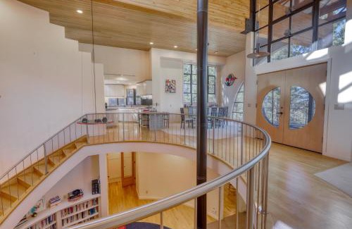 Truckee House | Remarkable Roundhouse Retreat
