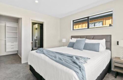 Kawarau Falls Villa | Remarkable stay in Queenstown !