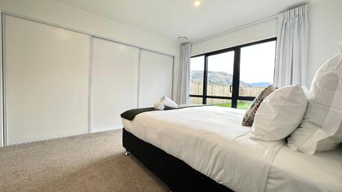 Kawarau Falls House | Remarkable Stay with Mountain View’s