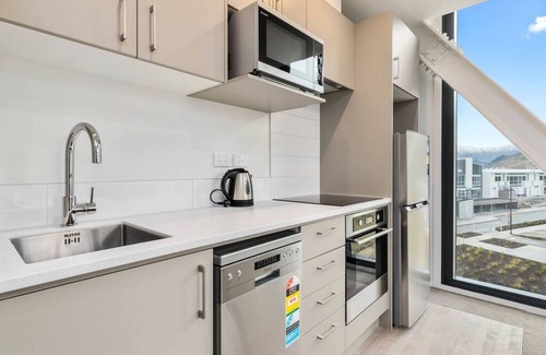 Frankton Apartment | Remarkables Garden Apartment 305 | Wall to Ceiling Mountain Views | Private Balcony | Modern and Immaculate