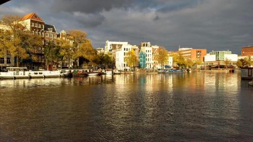 Canal Ring Boat Rental | Rembrandt Square Boat