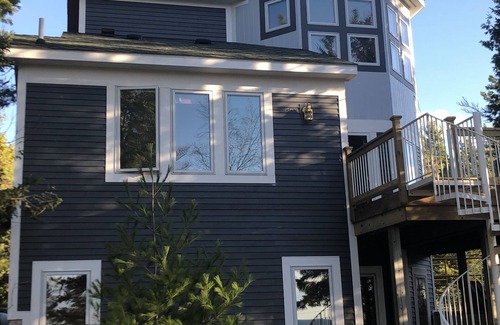 Mackinaw City Cottage | Reminiscent of a lighthouse on the shores of Lake Mi