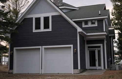 Mackinaw City Cottage | Reminiscent of a lighthouse on the shores of Lake Mi