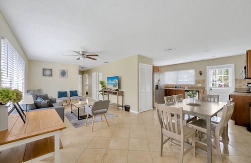 Oyster Bay House | Remodel Home w/Heated pool, patio & gas grill
