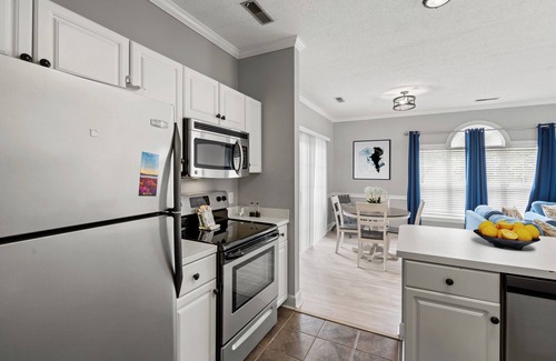 Central Myrtle Beach Condo | Remodeled 1 BR Condo in Golf Community, Sleeps 2