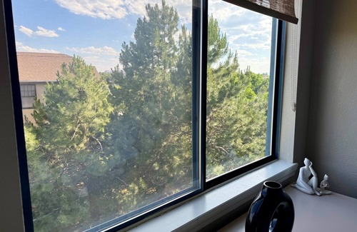 Englewood Condo | Remodeled 2 Bed, 2 Bath | Near Denver w Gym