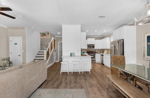 Villages of Crystal Beach House | ⭐Remodeled~2 Living Rooms~2 Masters~Lagoon Pool~4BR Shell Yeah