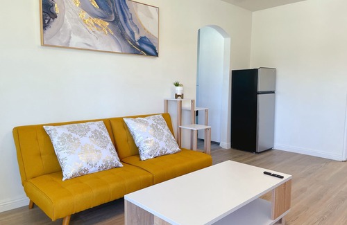 Alhambra Apartment | Remodeled 2B1B w/Free Parking (Prime Location)