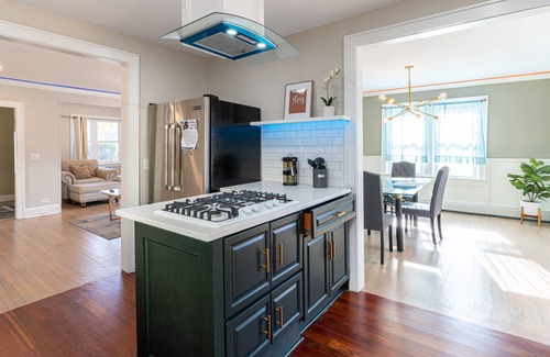 Stamford House | Remodeled 3 Bedroom home in the heart of Stamford