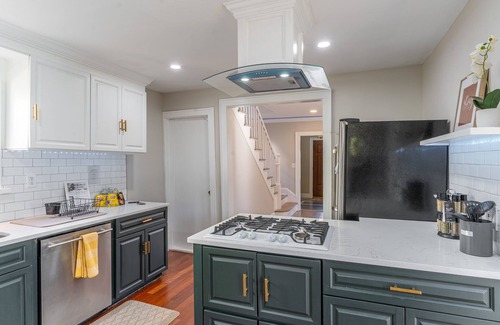 Stamford House | Remodeled 3 Bedroom home in the heart of Stamford