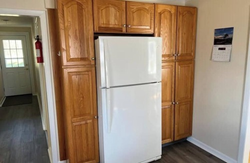 Malletts Bay House | Remodeled 3bdr home near lake, parks & BTV