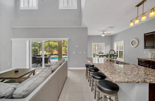 Highgate Park House | Remodeled 5 Bedroom Disney Pool Home