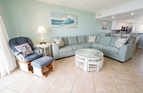 St. George Island Condo | Remodeled bathrooms! BEACHFRONT condo, Community Pool