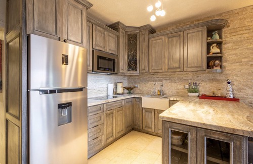 San Jose del Cabo Apartment | Remodeled Beachfront Ground Floor Surf Condo @Las Olas, Steps from the Pool/Sand