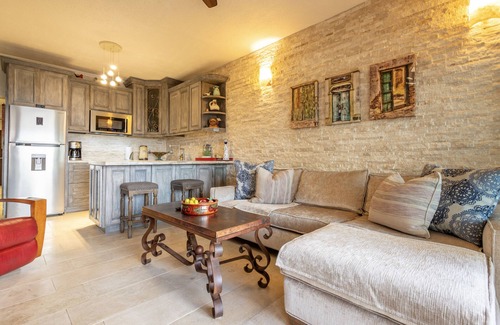 San Jose del Cabo Apartment | Remodeled Beachfront Ground Floor Surf Condo @Las Olas, Steps from the Pool/Sand
