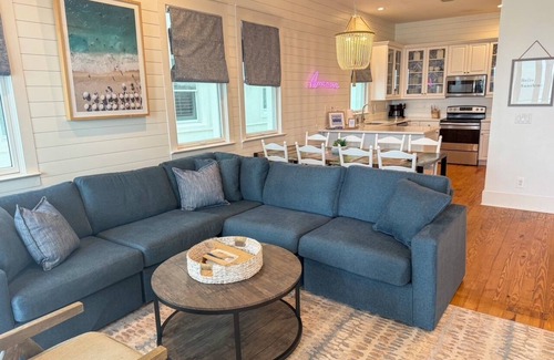 Delos House | Remodeled Beachfront😎 Frangista Delos⛱️⛱️Heated Splash🐠Pool Elevator🐬Beach Serv
