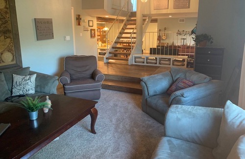 Camarillo House | Remodeled Camarillo Heights retreat nearby parks and local shops.