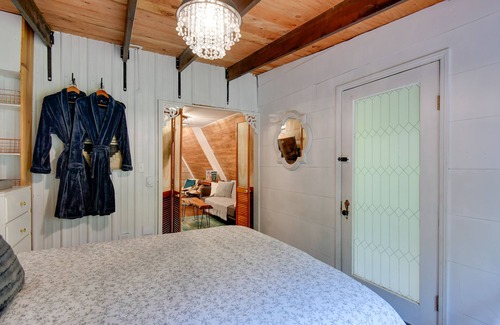 Hoodsport Cottage | Remodeled Cottage Near Olympic National Forest!