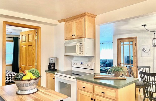 Juddville House | Remodeled country bungalow-conveniently located between Egg Harbor & Fish Creek